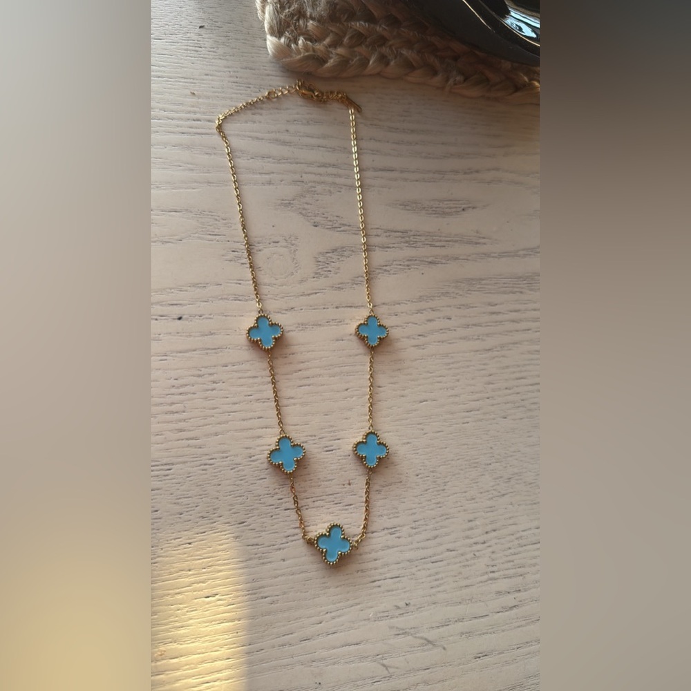CLOVER NECKLACE - Picture 6 of 8